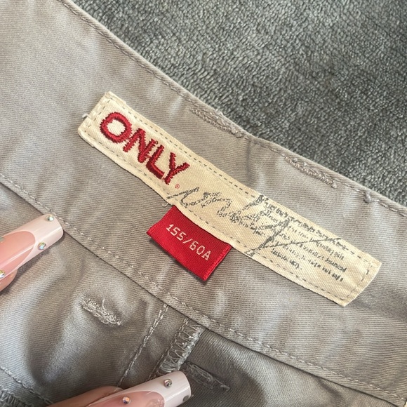 ONLY embroidered shorts - Picture 4 of 4